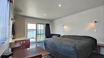 Desk, WiFi, bed sheets