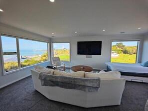 Fernseher, Kamin