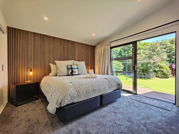 4 bedrooms, WiFi, bed sheets