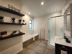 Hair dryer - Church Street Charmer (Riverton / Aparima)