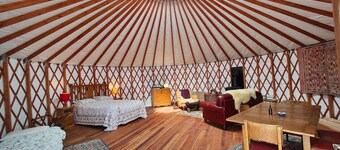 The Yurt at Ōraka Colac Bay