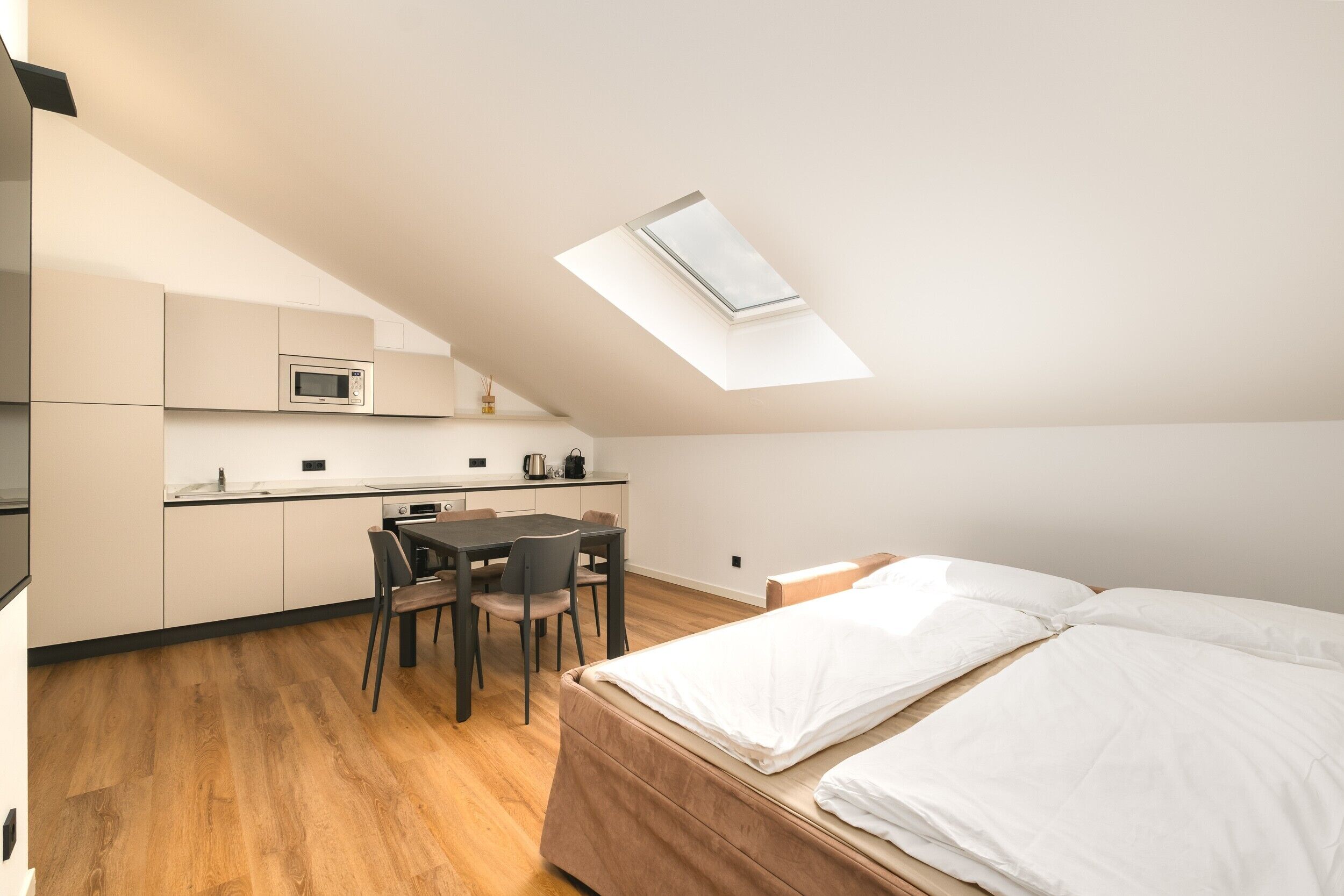 1 chambre, fer et planche à repasser, Wi-Fi gratuit, draps fournis