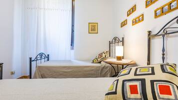 Iron/ironing board, free WiFi, bed sheets