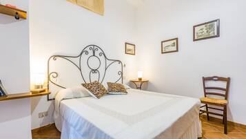 Bügeleisen/Bügelbrett, kostenloses WLAN, Bettwäsche