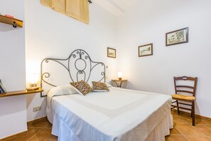 Bügeleisen/Bügelbrett, kostenloses WLAN, Bettwäsche