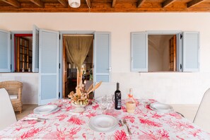 Dining - Villa 'Alma' with Sea View, Private Terrace and Air Conditioning (alliste)