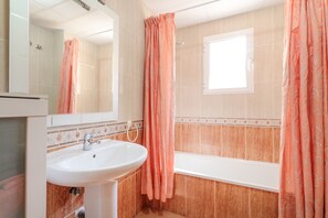 Douche, serviettes fournies