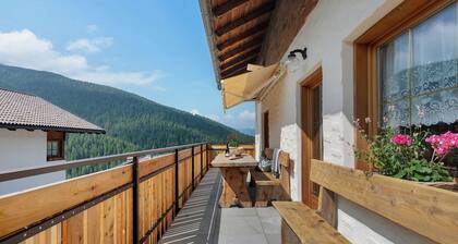 Appartement "Charly" avec vue sur les montagnes, jardin privé et Wi-Fi