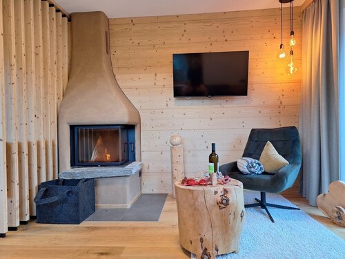 Ferienwohnung 'Charly' mit Bergblick, Privatem Garten und Wi-Fi