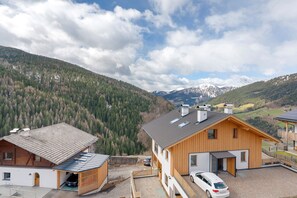 Exterior - Apartment 'Carina' with Mountain View, Balcony and Wi-Fi (San Martino)