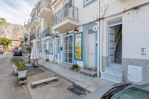 Exterior detail - Casa Ludovica Primo Piano: Sea View, Wi-Fi, and Air Conditioning (Isola delle Femmine)