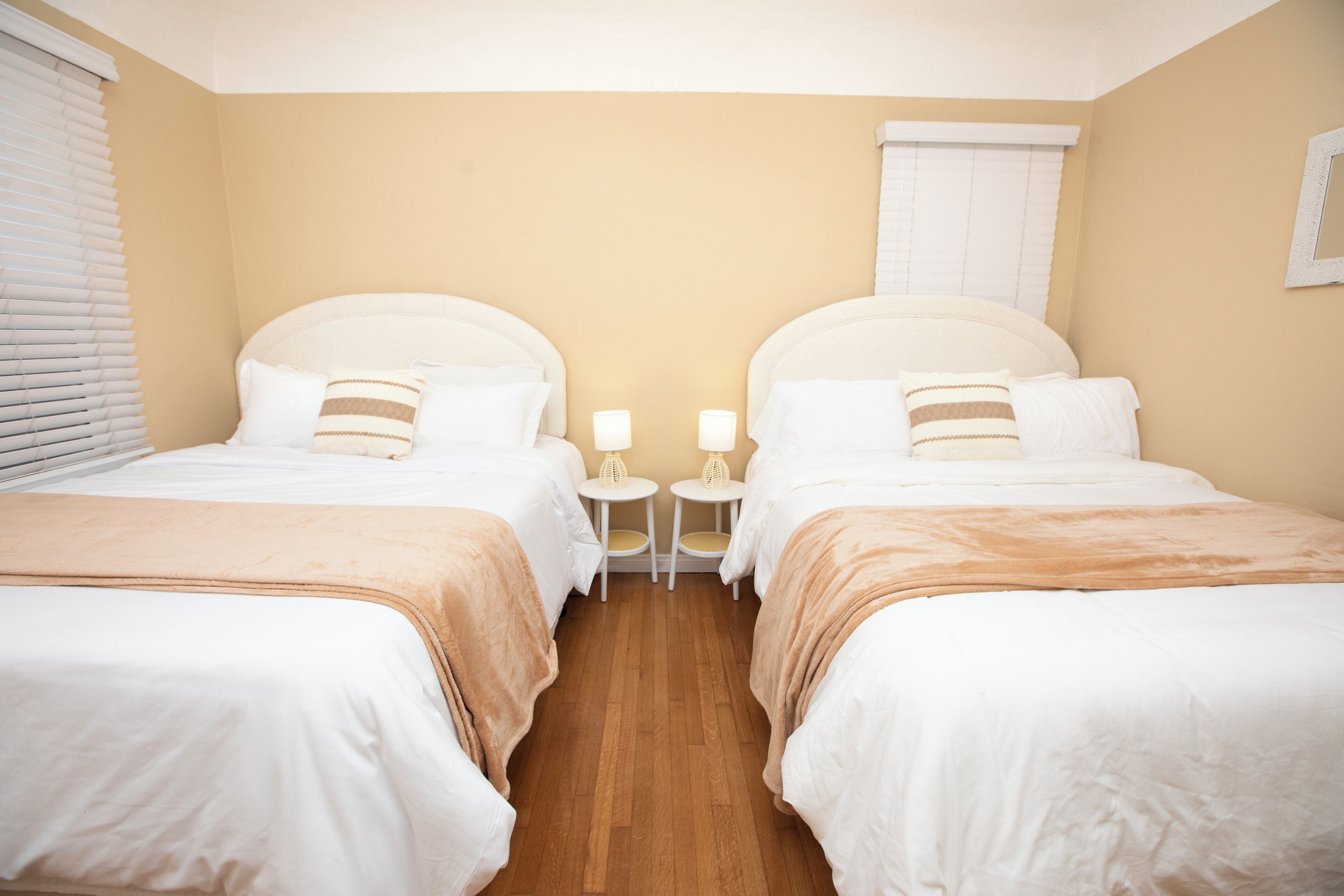 3 Schlafzimmer, Schreibtisch, Bügeleisen/Bügelbrett, WLAN