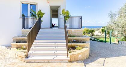 Apartment 'Bianca' with Sea View, Wi-Fi and Air Conditioning