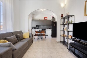 TV - Apartment 'La Casa Del Gallo' with Balcony and Wi-Fi (Concorezzo)