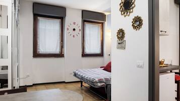 1 bedroom, free WiFi, bed sheets