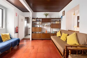 Televisión, chimenea