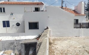 Exterior - Holiday Home 'Mar E Sol' with Sea View, Private Terrace and Wi-Fi (Colares)