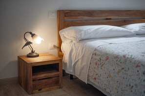 1 quarto, Wi-Fi de cortesia, roupa de cama