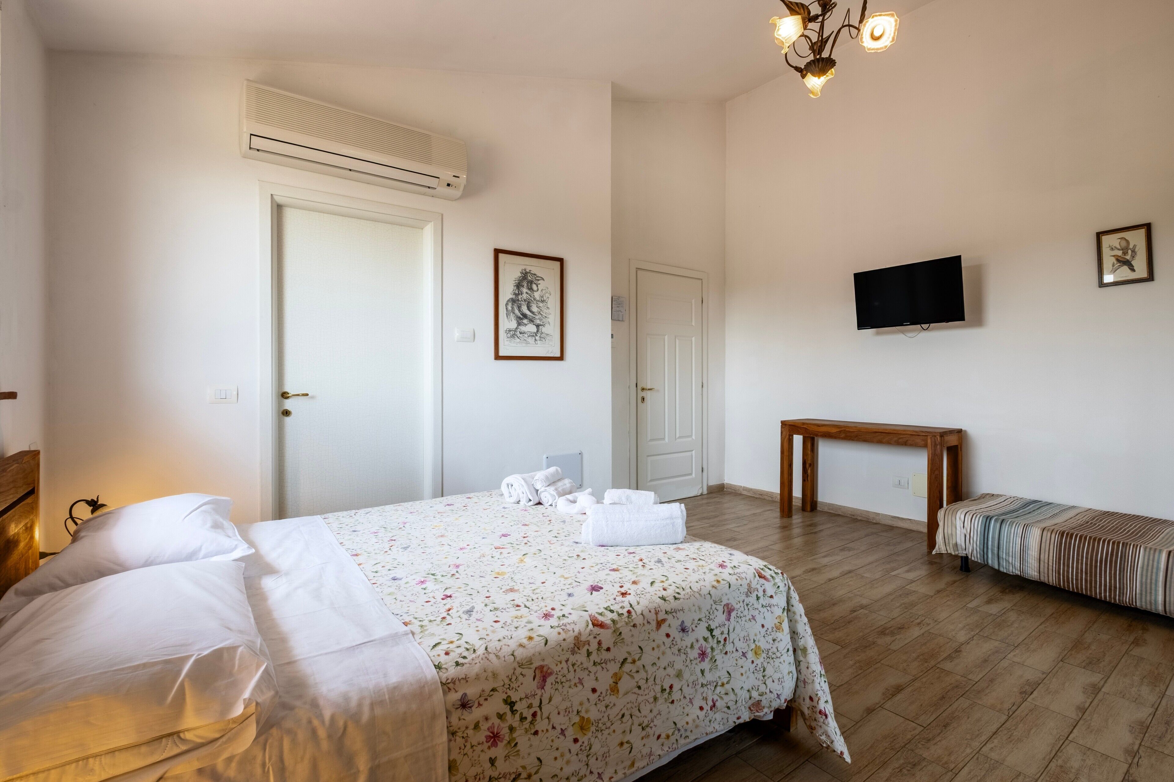 1 bedroom, free WiFi, bed sheets