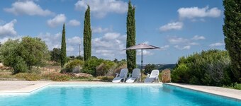 Appartement 'Malva' avec piscine partagée, Wi-Fi et climatisation