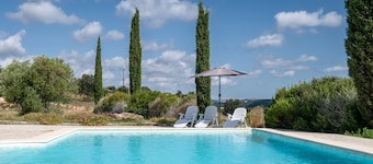 Apartment 'Salvia' with Shared Pool, Wi-Fi and Air Conditioning