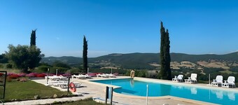 Apartment 'Salvia' with Shared Pool, Wi-Fi and Air Conditioning