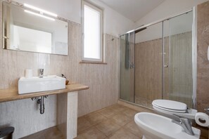 淋浴設備、風筒、提供毛巾