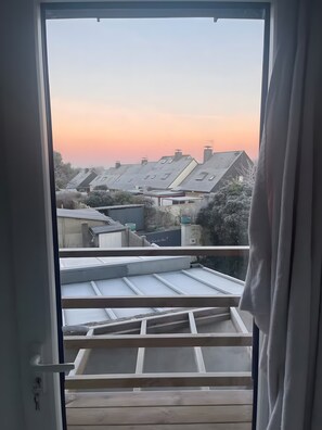 Interior - Apartment 'La Cabane des Goélands Rieurs' with Private Terrace, Balcony and Wi-Fi (Dinard)