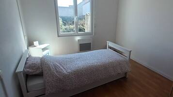 3 chambres, lit parapluie