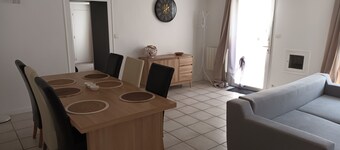 100m2 6-person apartment near the sea in the Breton marshes