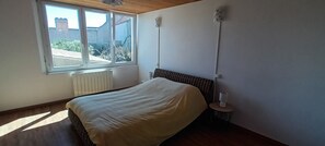 3 soverom og reiseseng for barn