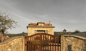 9 piscines extérieures