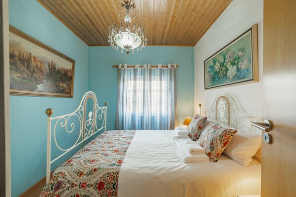 3 chambres, accès au Wi-Fi (inclus), literie fournie