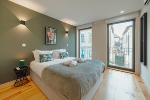 Silitysrauta/-lauta, ilmainen Wi-Fi, vuodevaatteet