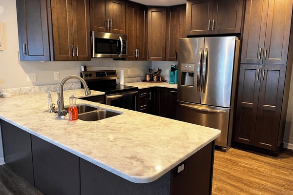 Microondas, horno, parrilla de estufa y lavavajillas