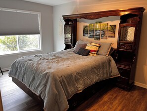 2 makuuhuonetta, silitysrauta/-lauta, vauvan matkasänky, Wi-Fi