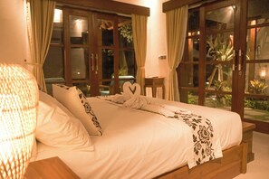 2 bedrooms, WiFi, bed sheets - Villa Puri Kembar – A Serene Escape with a Private Pool & Stunning Views (Bali)