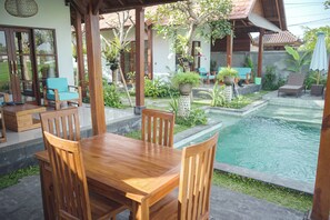 Outdoor dining - Villa Puri Kembar – A Serene Escape with a Private Pool & Stunning Views (Bali)