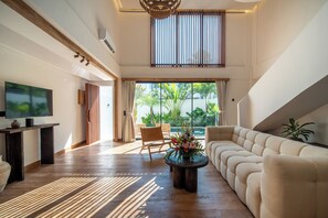 Living area - Elegant 2 bedroom Villa in Prime Location (Bali)
