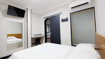Chambre Double Supérieure, 1 lit double, non-fumeurs, climatisation | Wi-Fi gratuit, draps fournis