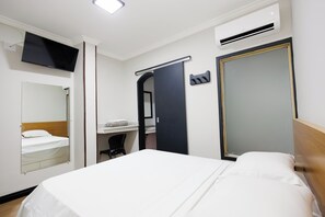 Superior Double Room, 1 Double Bed, Non Smoking, Air conditioning | Free WiFi, bed sheets - Hotel MOVE BH (Belo Horizonte)