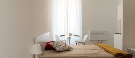 Fer et planche à repasser, Wi-Fi gratuit, draps fournis