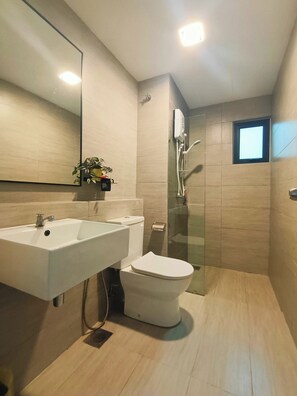 Apartamento familiar, 3 habitaciones | Baño | Toallas