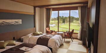 Habitación Deluxe con 2 camas individuales, 2 camas individuales, vistas al campo de golf | Escritorio, espacio para trabajar con un portátil, wifi gratis