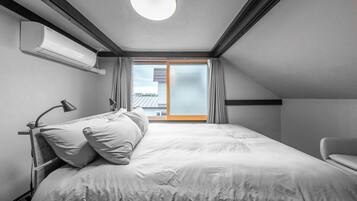 4 bedrooms, desk, iron/ironing board, free WiFi