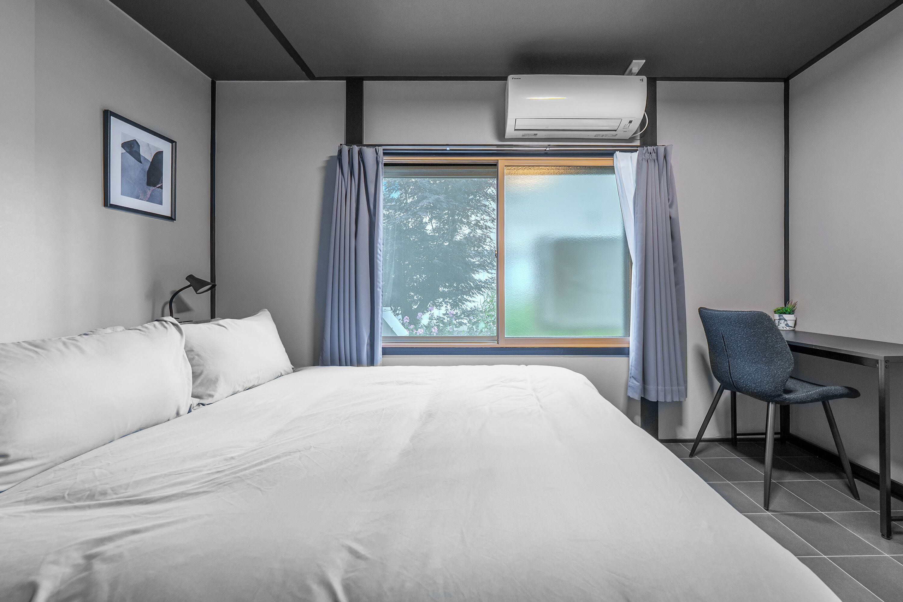 4 bedrooms, desk, iron/ironing board, free WiFi