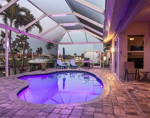 Pool - The Tiki Tide (Cape Coral)