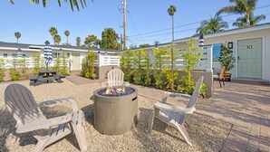 Unclassified image, 2 of 26, button - South Oceanside Bungalow 2 - Deluxe Queen Studio + Patio (Oceanside)
