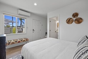 1 bedroom, desk, free WiFi, bed sheets