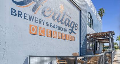 South O Bungalow 9 - Deluxe Work and Stay Queen Studio + Patio